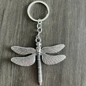 Vintage Dragonfly Keychain Alloy Bag Charm, Aesthetic Retro Insect Pendant for Handbag Backpack Car Keys, Durable Metal Key Ring Accessory, Cute Nature-Inspired Gift for Women Men Daily Travel Use