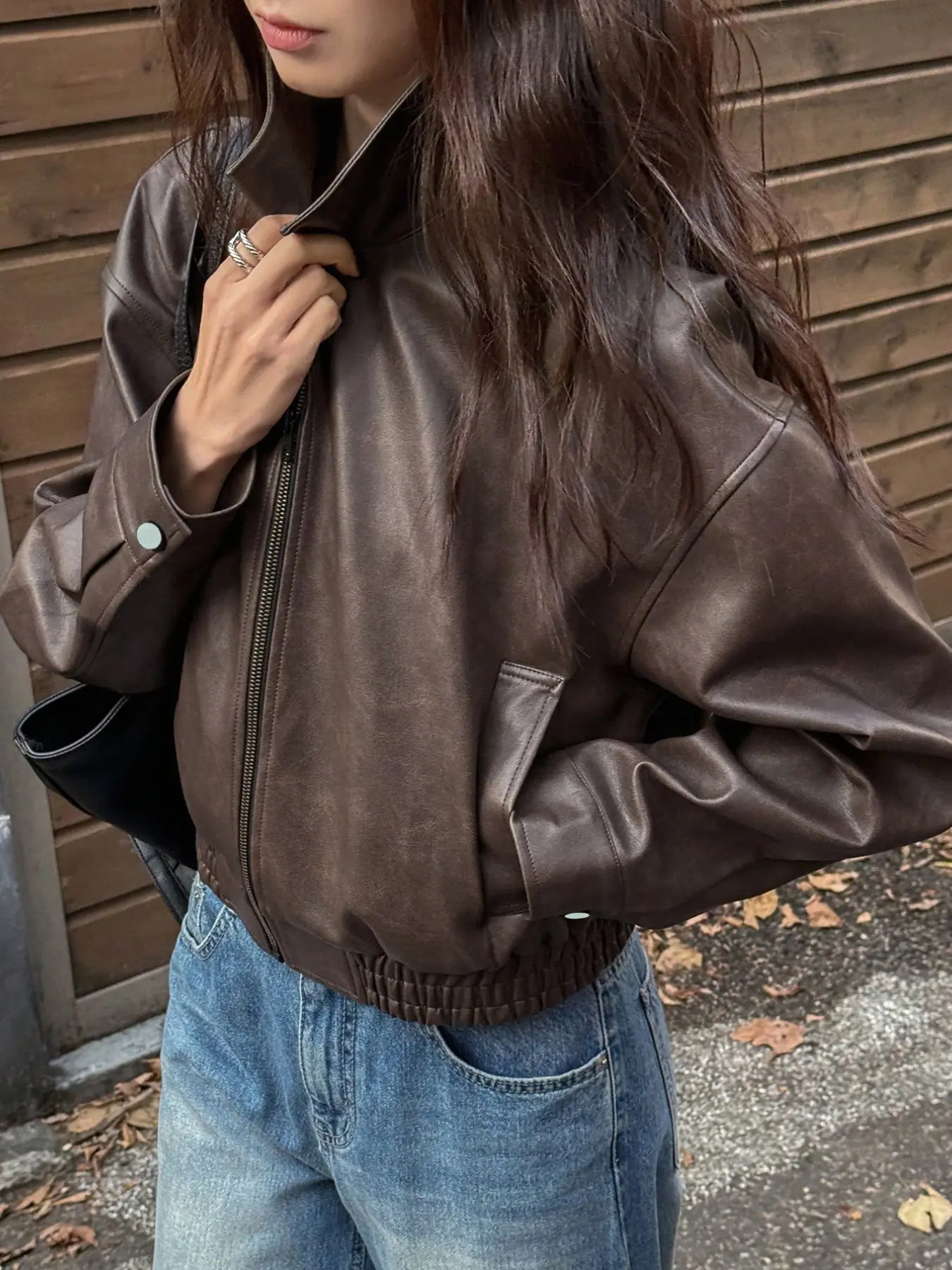 Women Cropped Zip Up Bomber Jacket, Collar Outerwear With Elastic Hem, Button‑Decorated Cuffs, Loose Relaxed Fit Short Top, Trendy Casual Outer Layer For Street Style, Daily Outing, Weekend Gathering, Autumn Winter Must have Versatile Fashion Aesthetic