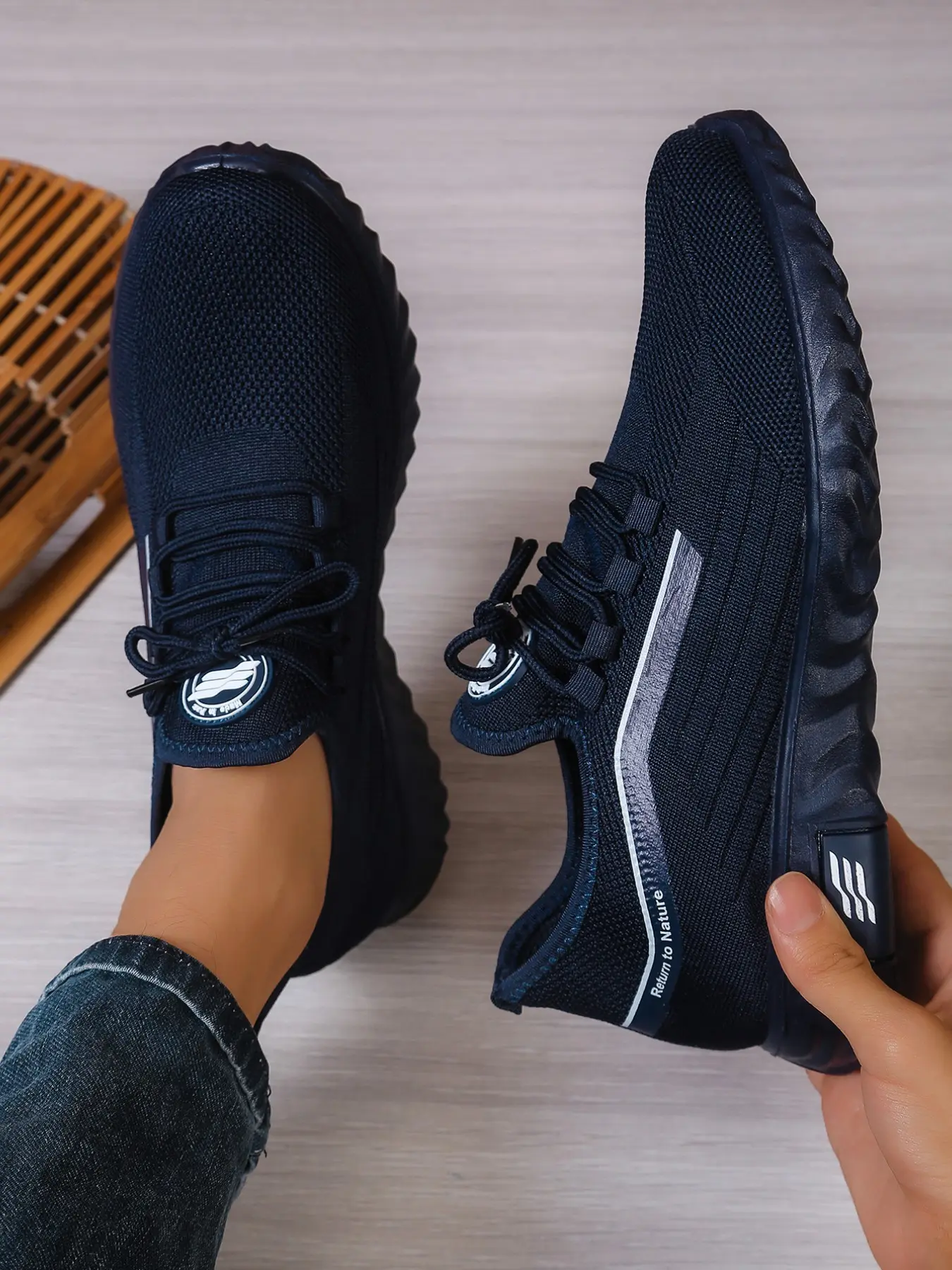 New Men's Knitted Breathable Mesh Sports Shoes, Lightweight Soft Sole Shock Absorption, Anti-Slip Versatile Daily Commute Running Shoes, Multiple Colors Available