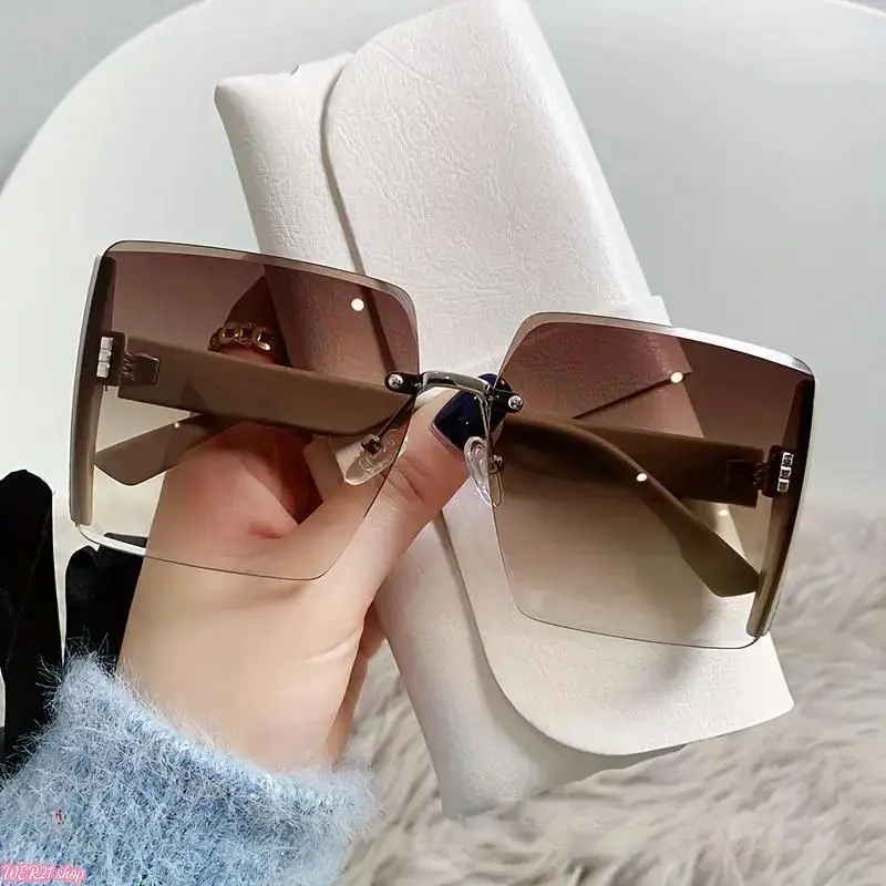 2026Colorful Retro Polarized Sunglasses for Women  Oversized European–American Style Frames with HD UV-Protection Lenses, Durable Fashion Design Perfect for Travel, Streetwear & Summer Outfits