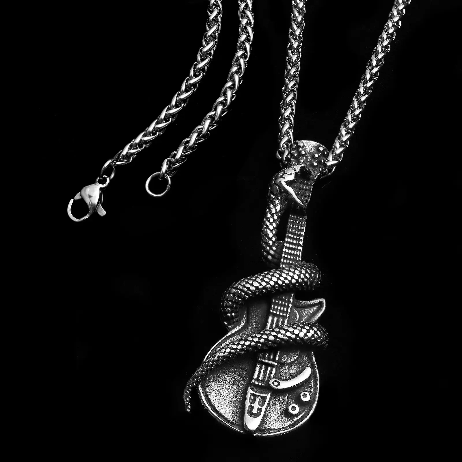 Vintage Snake Wrap Guitar Pendant Necklace Stainless Steel Musical Instrument Link Chain Choker Creative Rock Roll Music Charm For Men Women Gothic Hip Hop Streetwear Concert Rapper Party Jewelry