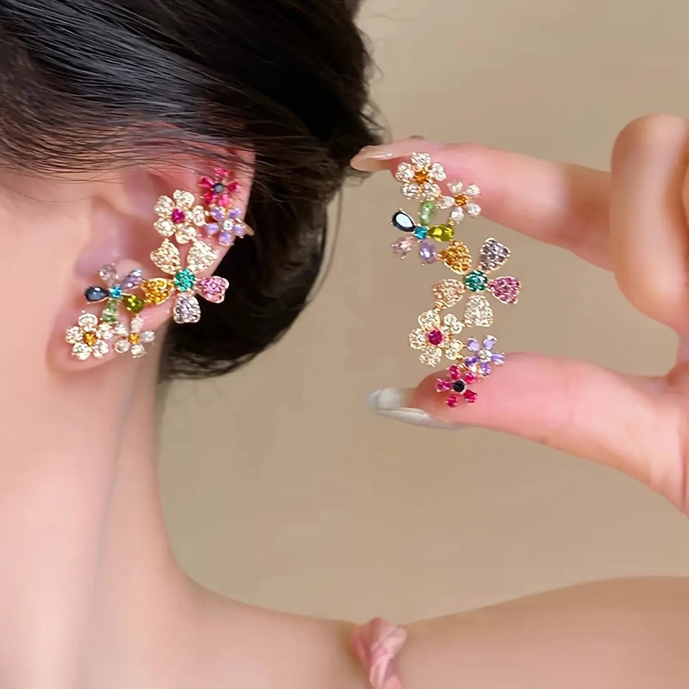 1 pair of fashionable colorful party flower designs, inlaid with artificial glass, offering a high-end feel, unique and beautiful, with an exaggerated and elegant temperament, suitable for women's vacations/ball parties, ear cuffs, full earrings