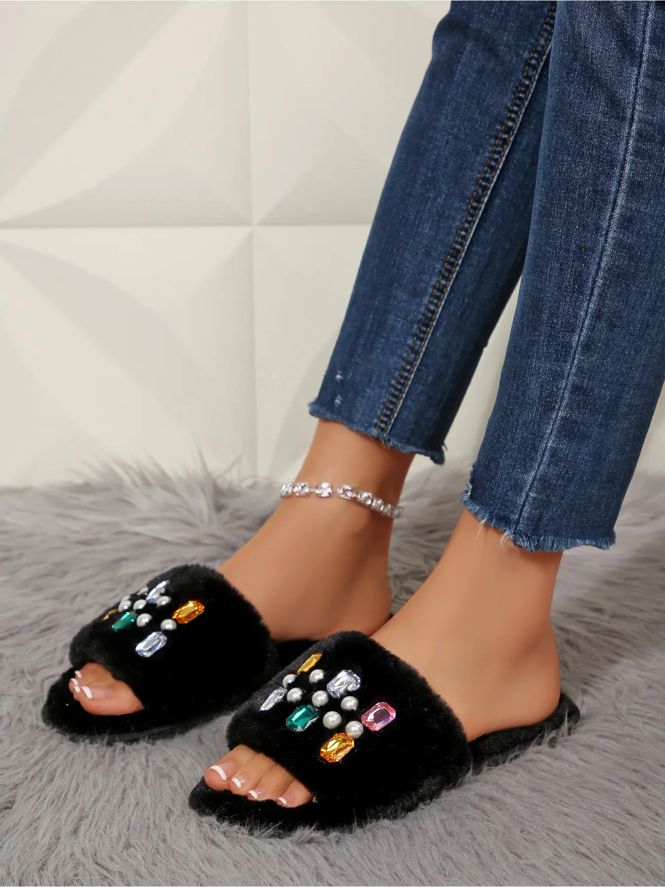 Women's Plush Thick Sole Slip-On Sandals, Luxury Home & Outdoor Warm Fuzzy Slippers, American Style Gem Pearl Plush Shoes, Trendy Fashion