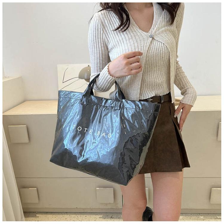 Christmas Gift Tote Bag Large Capacity Handbag for Women Casual Trendy Versatile High-quality Daily Commuting Bag Fashionable Shopping SpringStatements