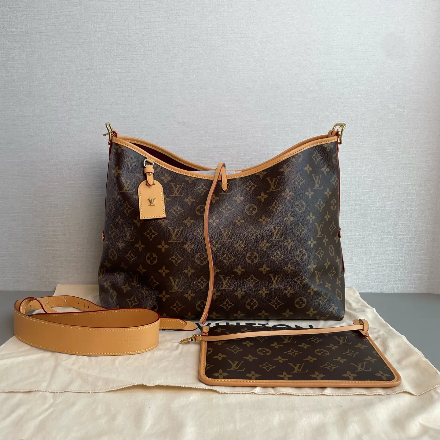 Pre-owned Louis Vuitton Monogram Carryall Medium Shoulder Crossbody Bag Very Good Condition Microchip Edition Size 40x30c Luxury Bag P07E12006