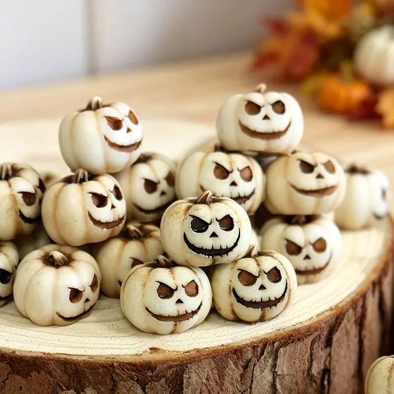 20pcs of Halloween Mini Pumpkins, Gothic Pumpkin Heads, Outdoor Garden Decoration Small Pumpkins, White Pumpkins, Garden Micro Landscape Path Decorations, Aquarium Halloween Scene Setup