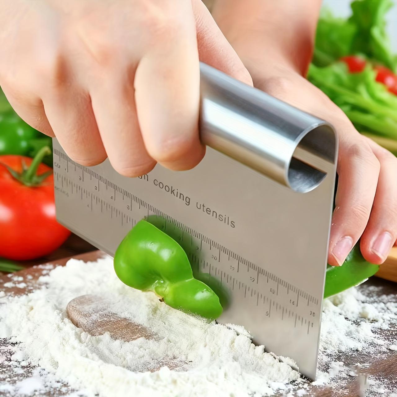 Stainless Steel Scraper with Size Markings for Cutting Dough, Scraping Cakes, And Handling Cream, Ideal for Baking