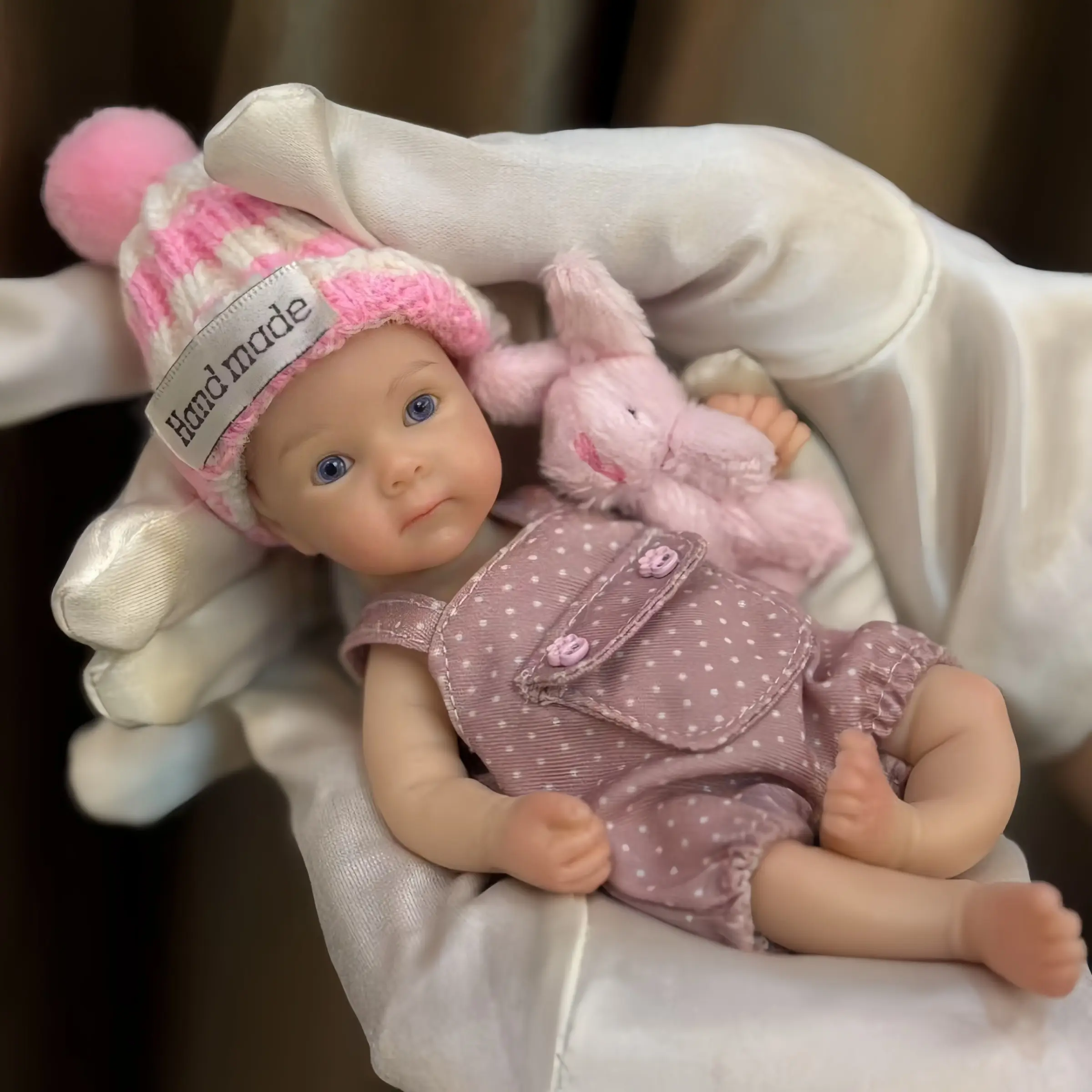 Cute 6-Inch Silicone Doll for Boys and Girls, Handmade Washable Toy, Portable Gift, Collectible Ornament, Perfect for Kids