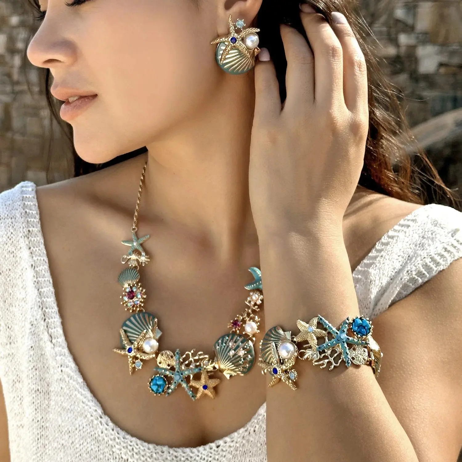 Boho Beach Statement Necklace for Women, Ocean Theme Metal Pendant with Starfish Coral, Pearl, and Scallop Charm, Casual