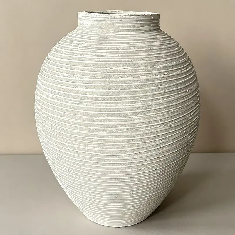 9.05 Inch Tall Handmade Iron Vase, Imitation Rough Ceramic Horizontal Texture Off‑White Decorative Vase, Modern Minimalist Tabletop Flower Vase, Flower Vases For Centerpieces, for Living Room Entryway Home Decor