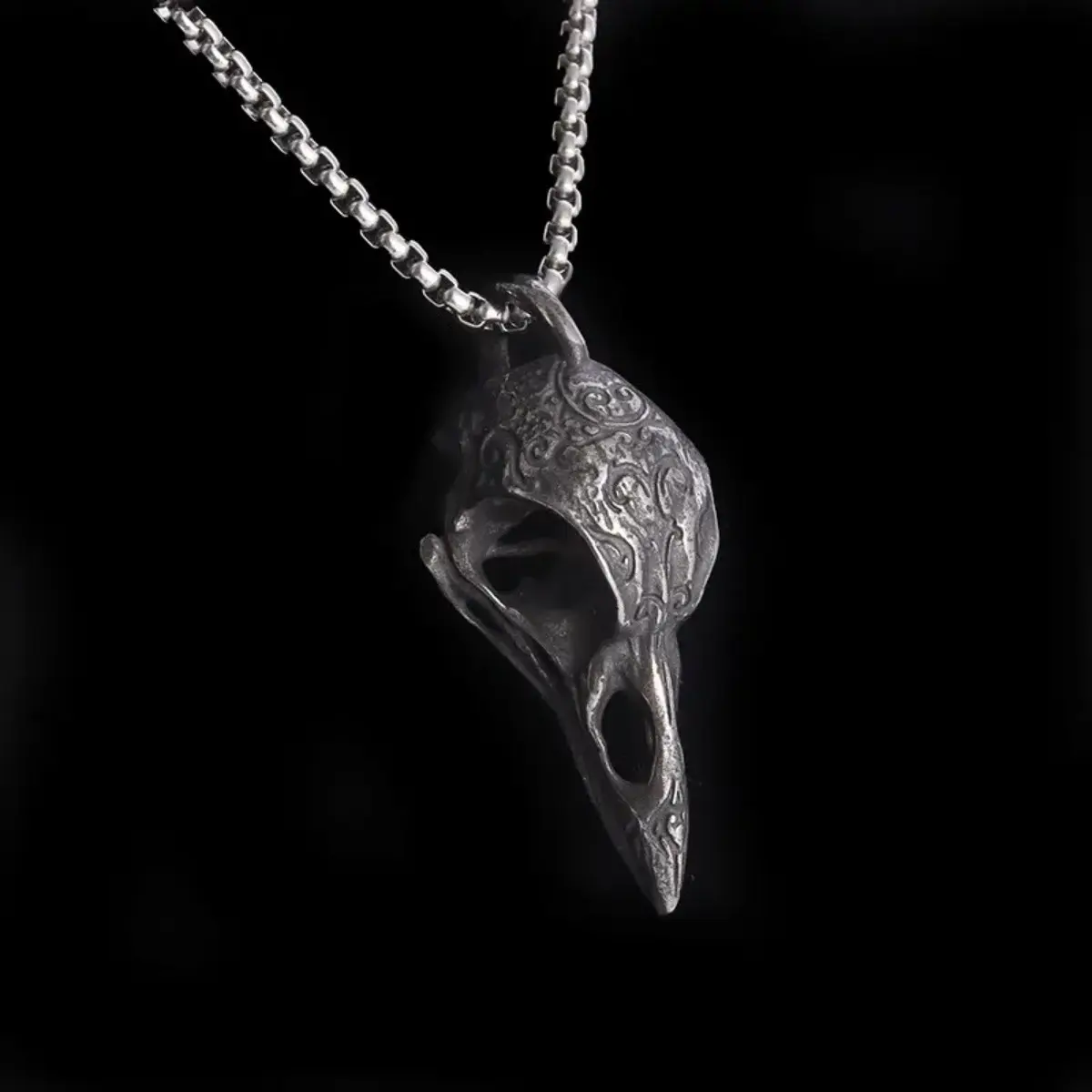 Retro Nordic Crow Skull Pendant Necklace - Unisex Gothic Alloy Chain, Ancient Silver 60cm Alt Emo Animal Amulet Jewelry, Men's Accessories, Accessories for Women, Necklaces for Women, Alloy Metal, Plain, Crow Gifts, Gothic Look, Long, Unique Necklace, One