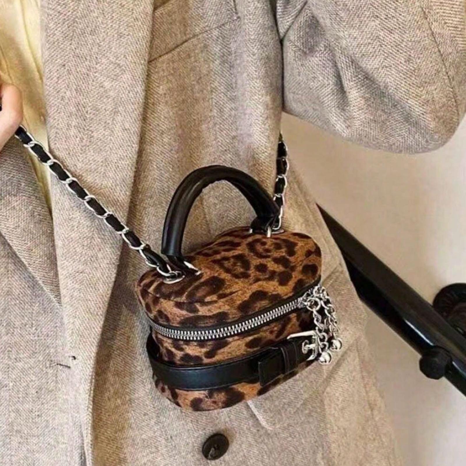 Leopard Print Mini Crossbody Bag, Cute Stylish Chain Coin Purse Mini Bag Accessories Shoulder Tote Bag Everyday Purse Wallets for Women Work Bags Perfect for Women'S Daily Outings and Parties