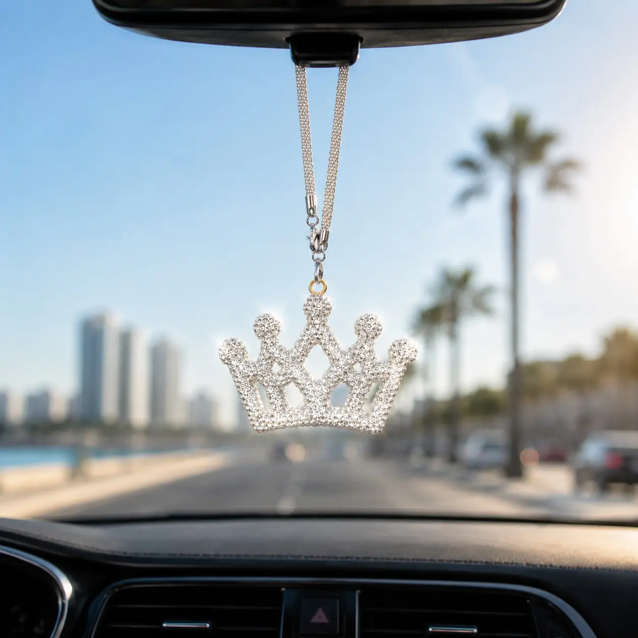Elegant Hollow Crown Car Ornament for Women, Sparkling Rhinestone Design, Shiny Car Interior Decor, Perfect Gift for Friends and Family