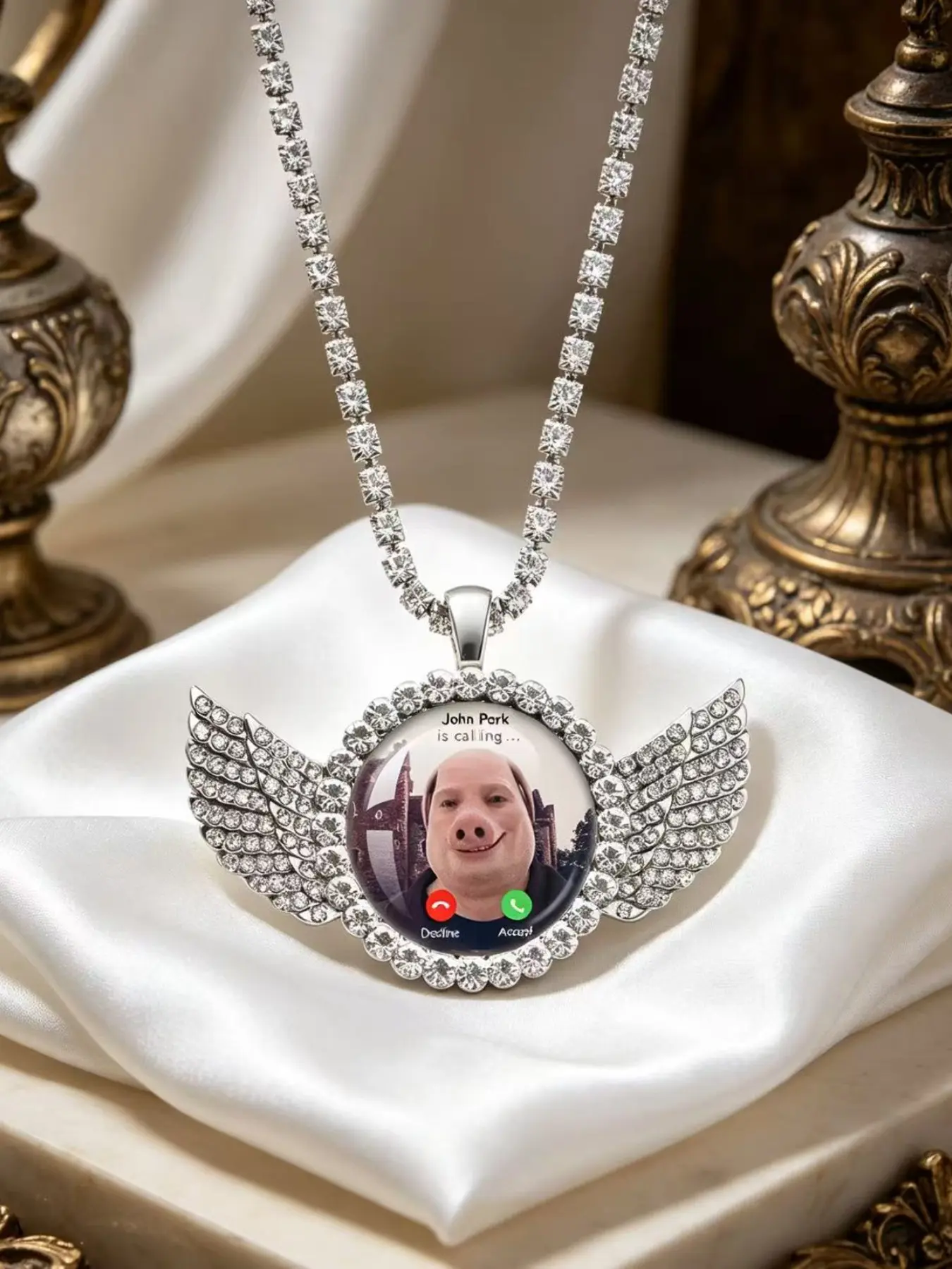 Pig Call Necklace, Fun Pig Theme Emoji Pendant, Trendy Chain Jewelry, Perfect Gift for Pig Lovers, Elegant Fashion Accessory, Lightweight Luxury Alloy
