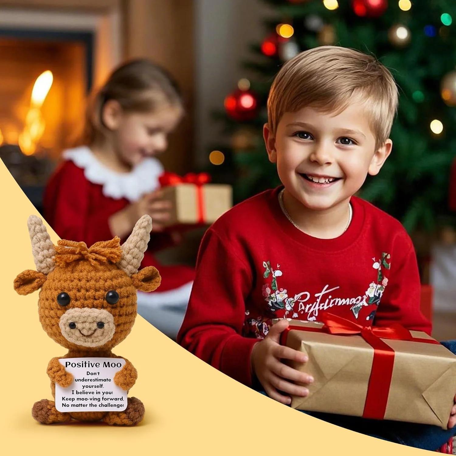 Mini Highland Cow Knitted Wool Toy with Positive Affirmation Card, Cute Crochet Emotional Support Doll, Perfect Cheer Up Gift for Women Students Friends, Adorable Christmas Keepsake & Heartwarming Home Decor to Bring Comfort and Encouragement