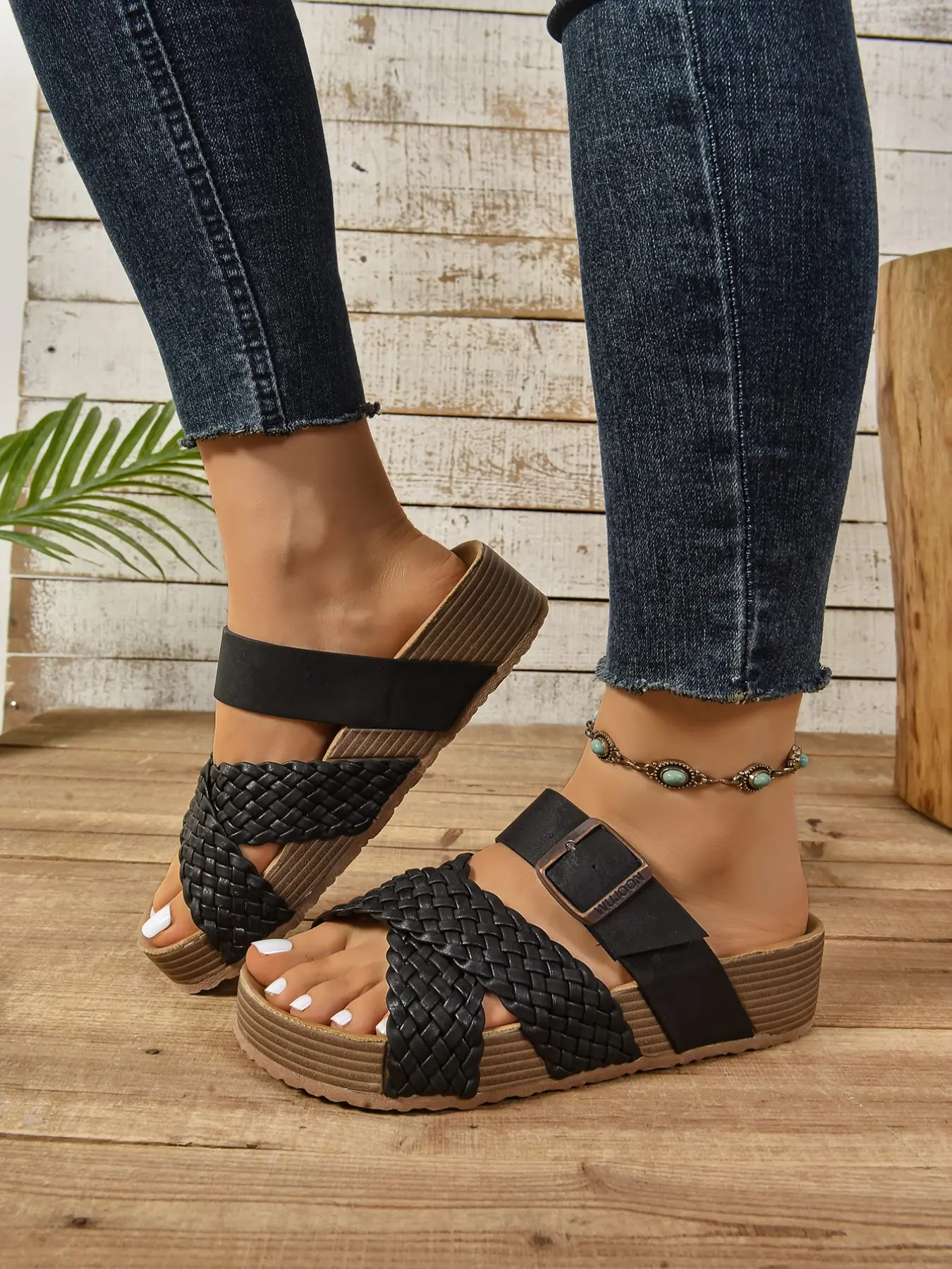 Cross-Weave Adjustable Buckle Thick Sole Slippers, Summer Commute Vacation Retro Outdoor Buckle Decorated Sandals, PU Leather Rubber Sole, Sexy Style, Braided Sandals