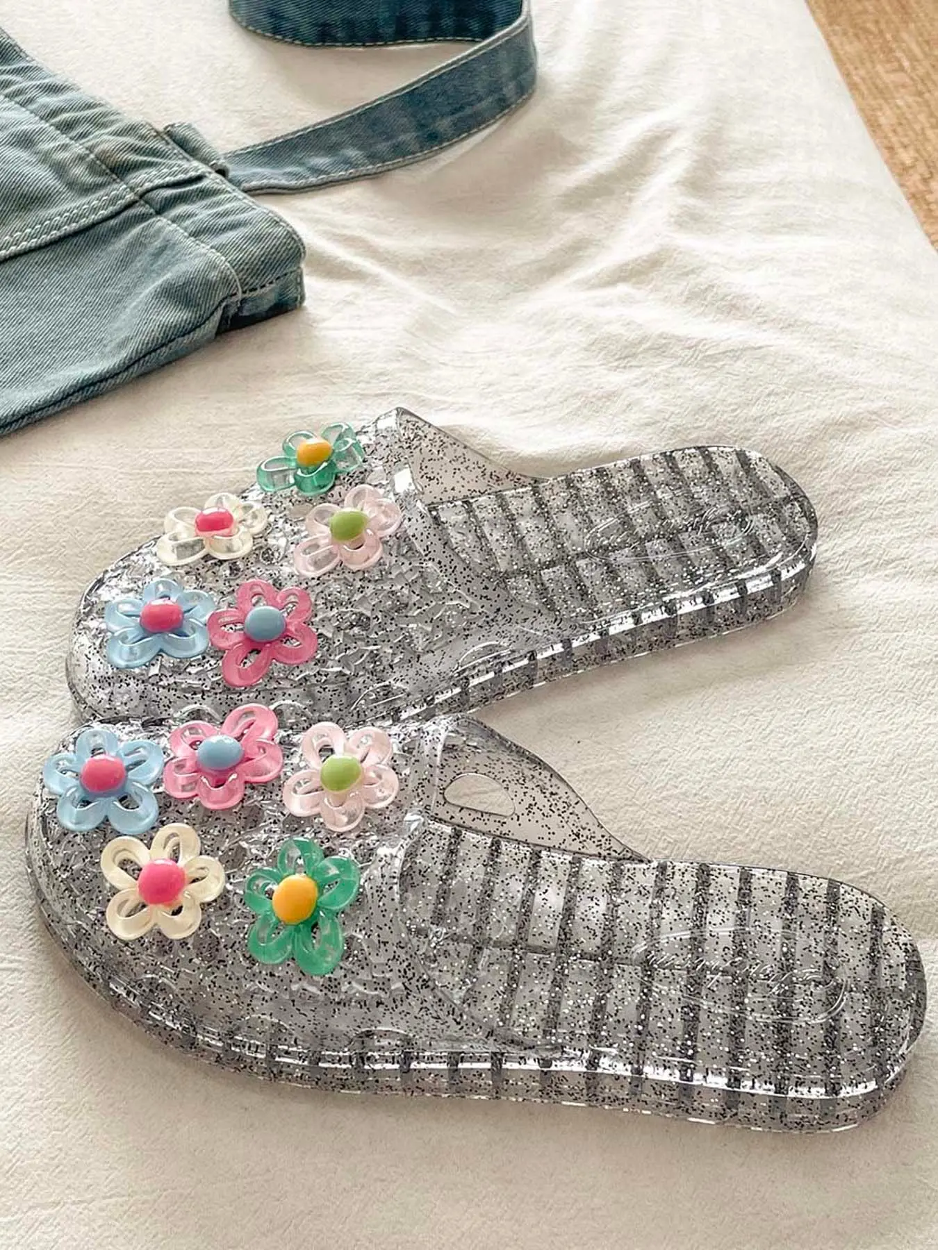 2026 New Student Party Sandals, Colorful 3D Flower Decor, Glitter Transparent PVC Mesh, Soft Sole, Farmhouse Style, Beach Home Shoes for Women, Glitter Flat Slides, Footwear