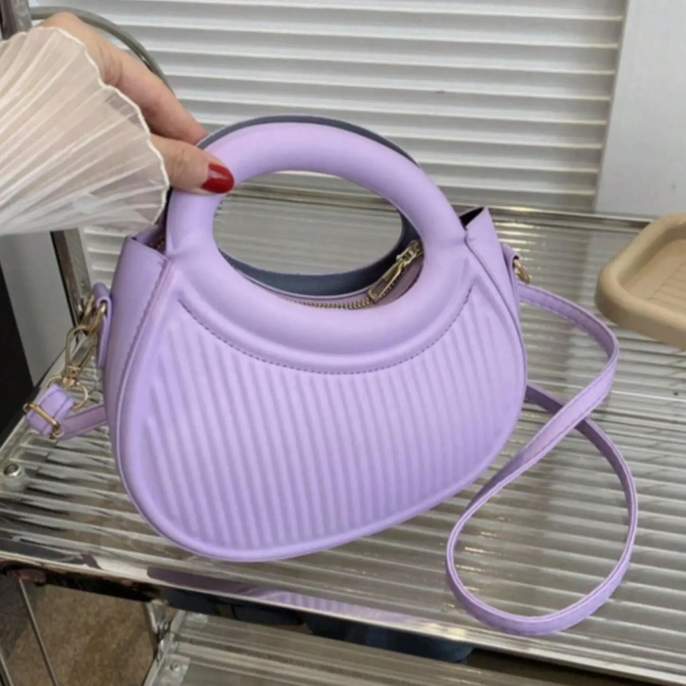 Fashion Niche Design French Elegant Women's New Trend Commuter Date Handbag, Single Shoulder Crossbody Bag, Stylish and Chic