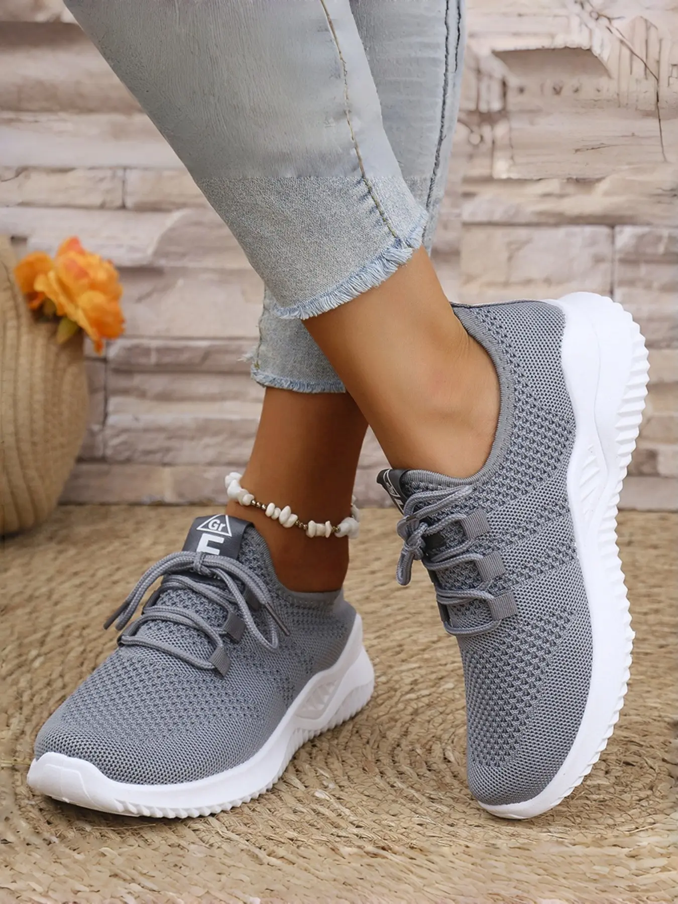 Women's Flyknit Lace-Up Low-Top Casual Sneakers, Round Toe Fashion Walking Shoes, Lightweight Textile, Non-Slip Sole, All Seasons
