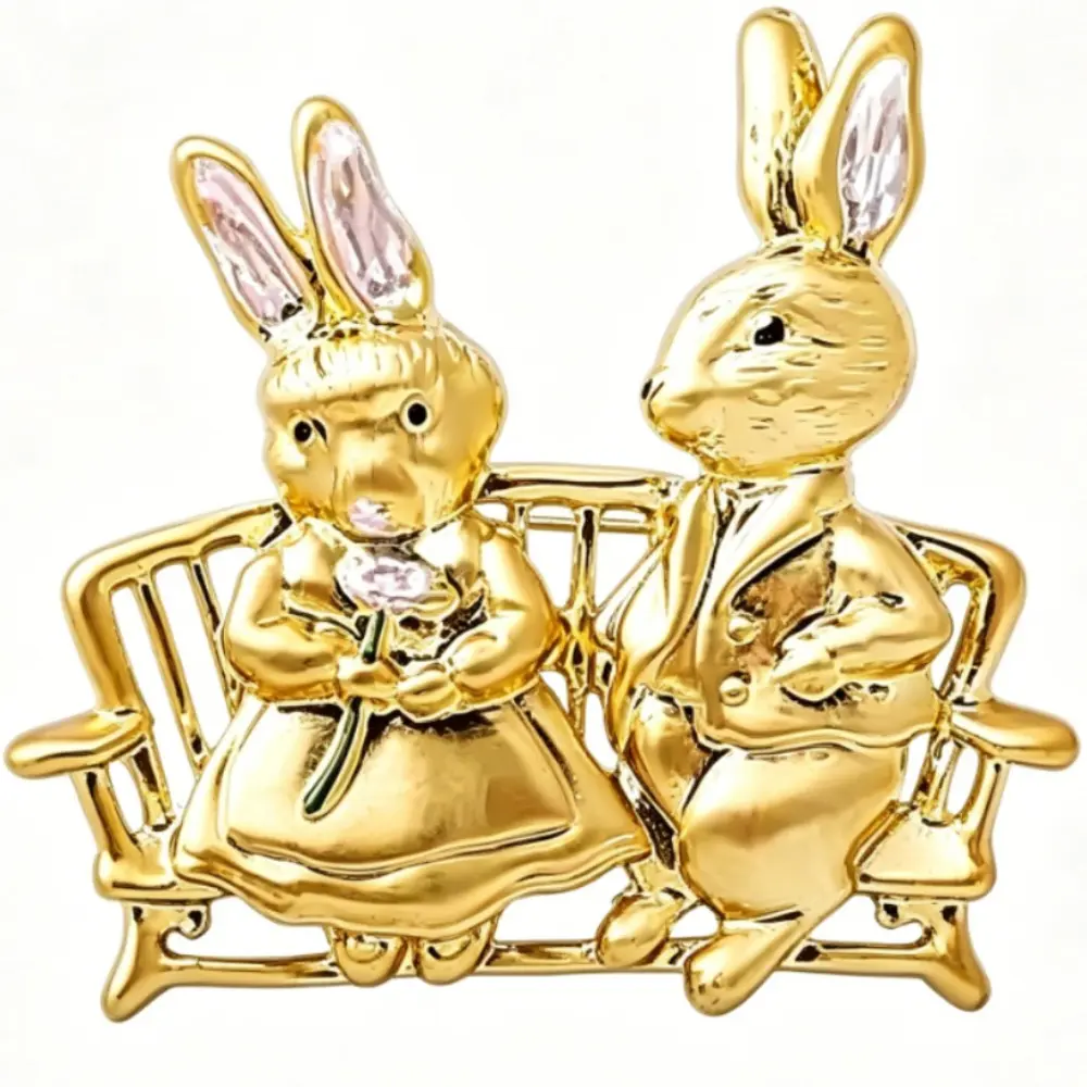 Cute Couple Rabbit Bench Brooch Gold Tone Crystal Peter Bunny Animal Lapel Pin Suit Coat Sweet Jewelry Gift
