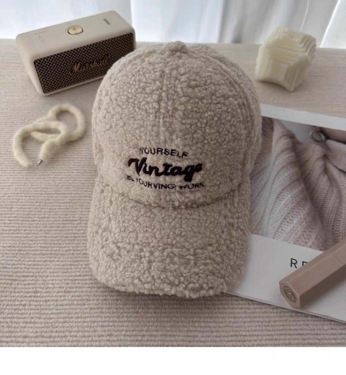 Women's Lamb Wool Baseball Cap 2025 New Autumn Winter Fashionable Warm Thickened Duckbill Cap that Makes the Face Look Smaller Plush Hat