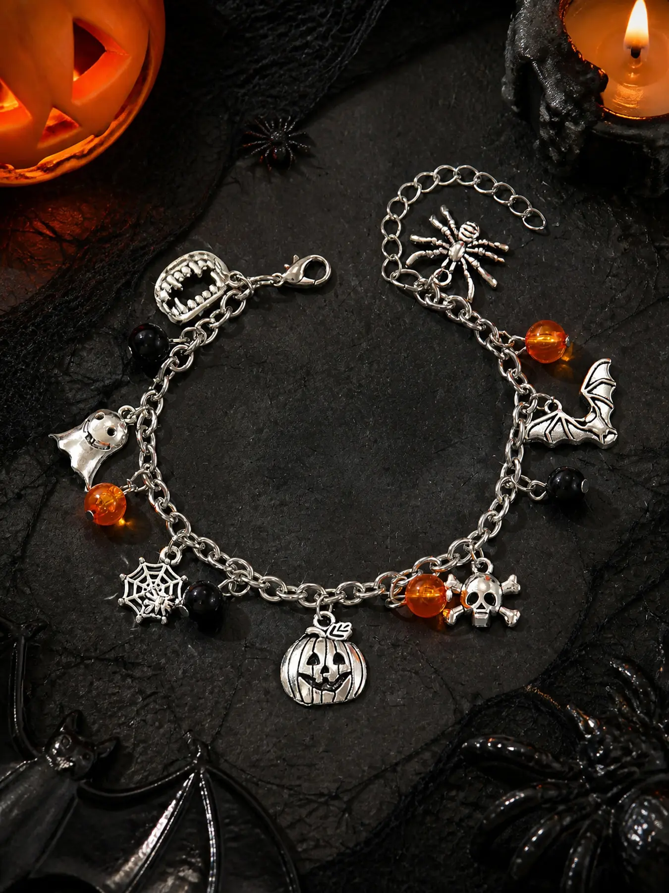 Halloween Charm Bracelet for Women Girls, Pumpkin Ghost Bat Skull Spider Web Dangle Bracelet, Gothic Spooky Jewelry, Adjustable Chain Bracelet, Holiday Party Gift