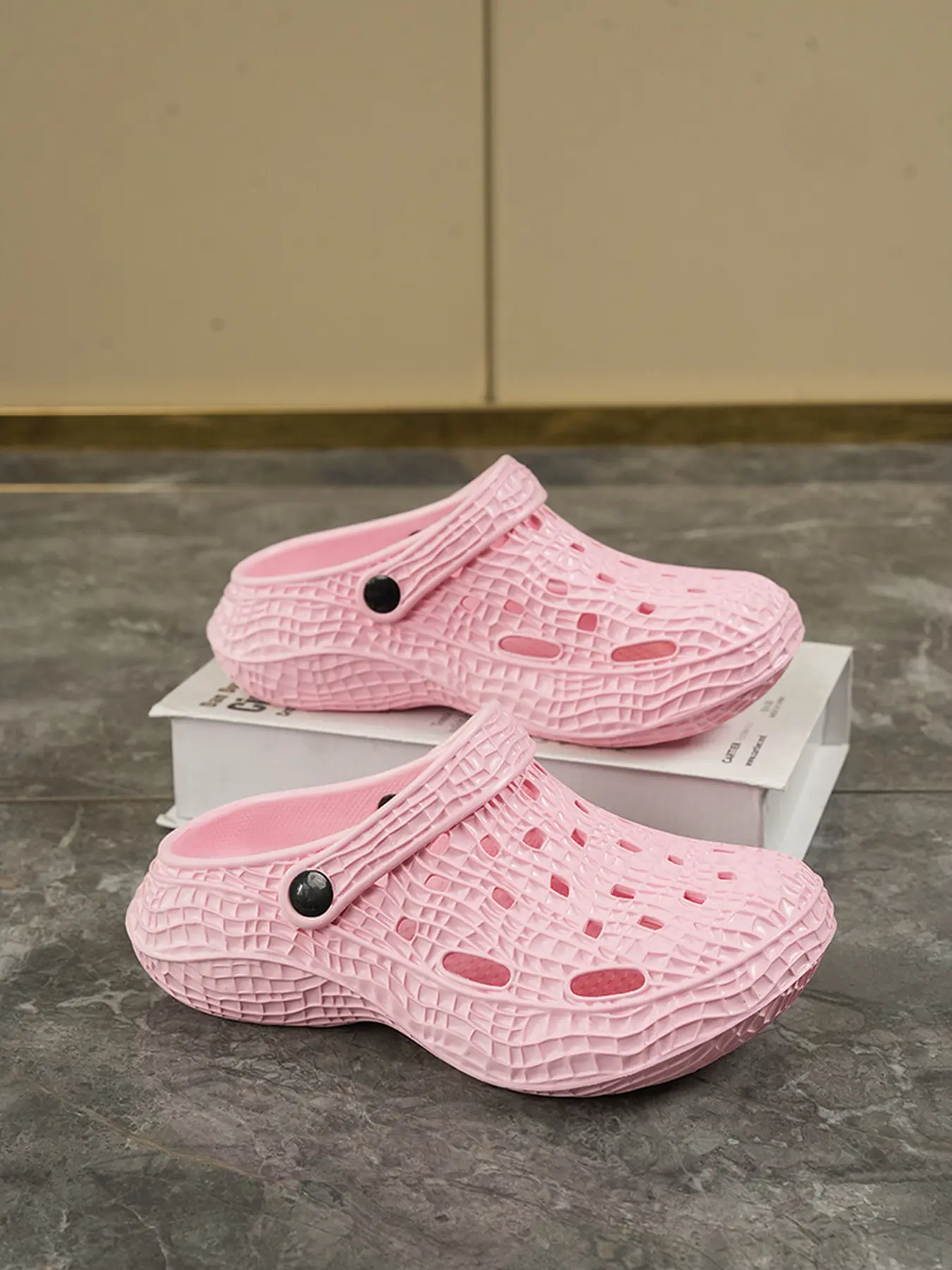 Unisex Croc Texture Platform Clogs Breathable Hollow Adjustable Rotatable Strap Quick Dry Non Slip Outdoor Casual Slippers