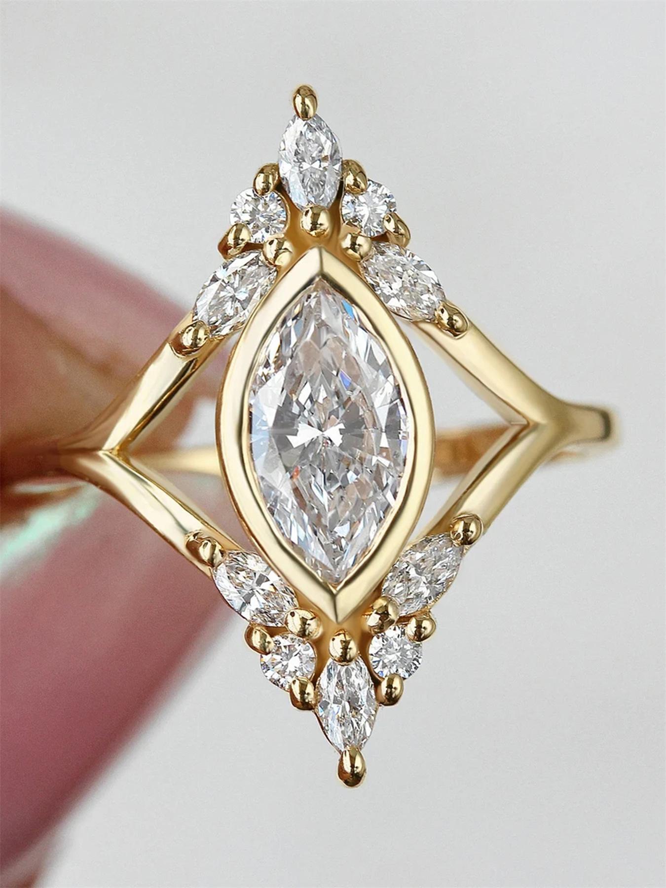 Fashion Hollow Out Design Rhinestone Decorated Ring, Princess Ring, Fashion Hand Jewelry for Party, Daily Clothing Decor, Trendy All-match & Exquisite Jewelry for Birthday Gift, Elegant Rhinestone Ring