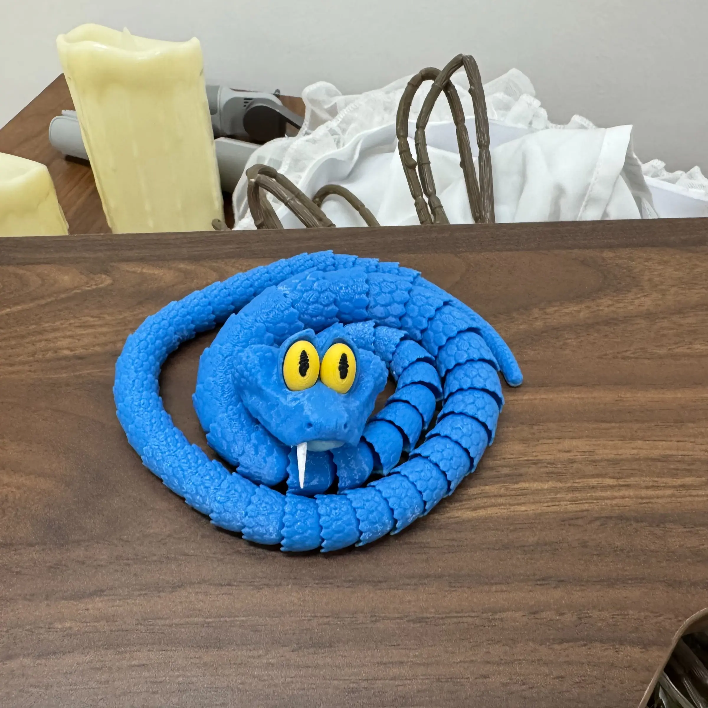 Blue 3D Printed Garter Snake, 68cm Long, Multi-Joint Design, Flexible Movement, Detailed Scales, Safe Material, Kids & Adult Stress Relief, Desk Decor
