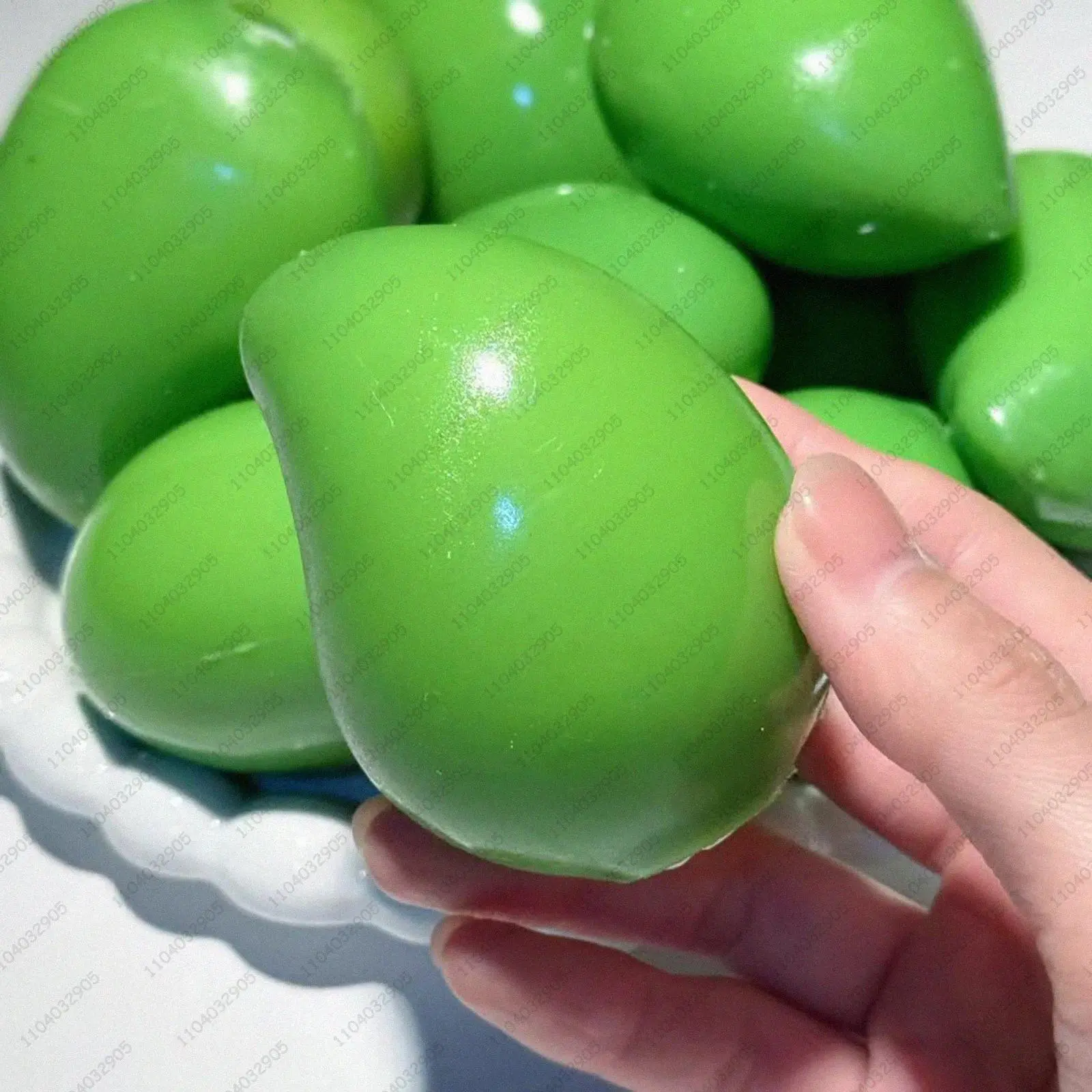 Color-Changing Mango Stress Ball, Soft Quiet Yellow Anxiety Fidget Distraction Toy for ADHD ASMR Sensory Use, Stress Relief for Kids & Adults, Anxiety Fidget Stress Relief Toys, Distraction Stress Relief Toys