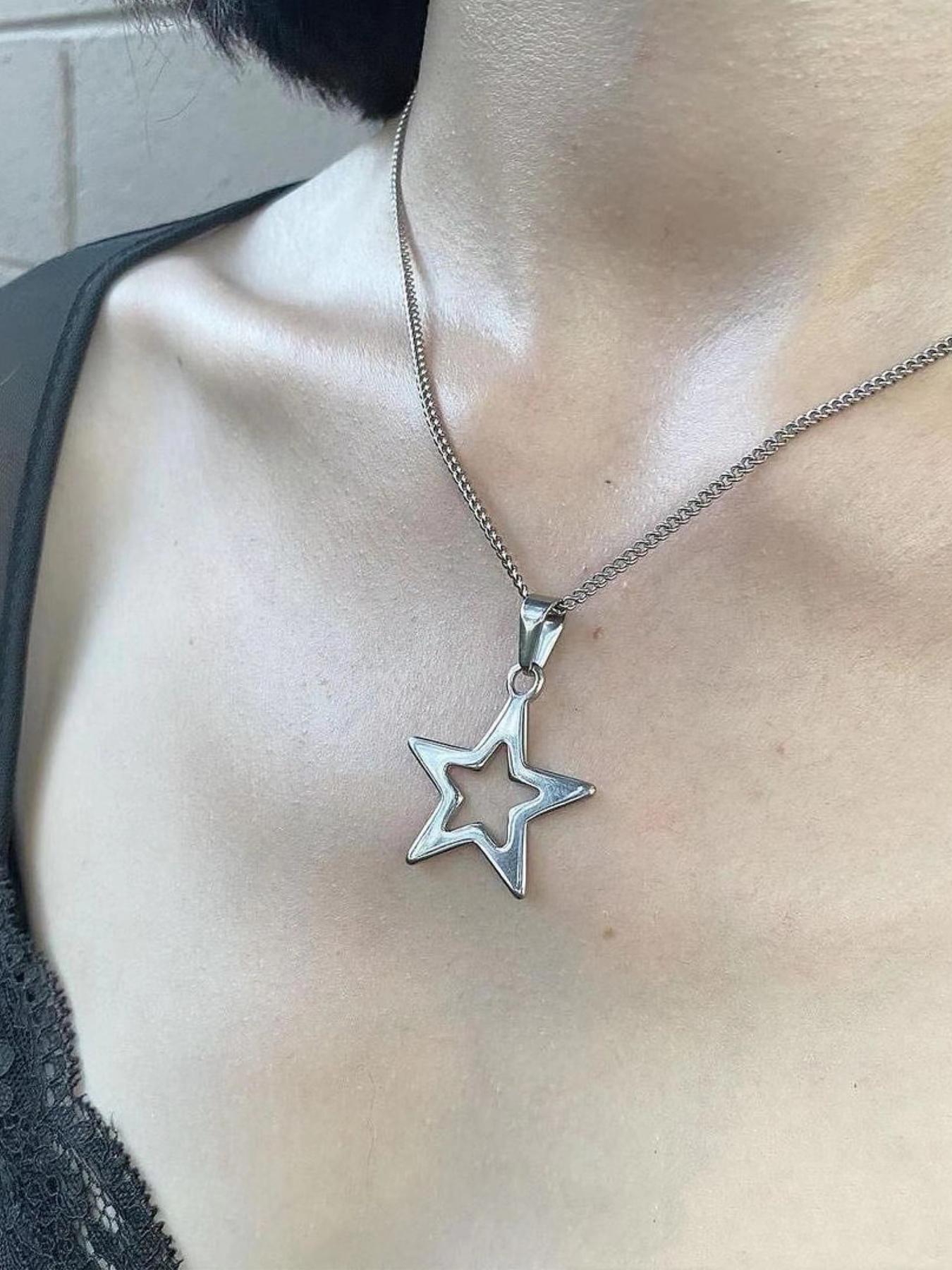 Hollow Out Star Design Pendant Necklace for Women & Girls, Stainless Steel Jewelry for Party, Daily Clothing Decor, Perfect for Gift, Fashion Necklace Hollow Out Star Design Pendant Necklace for Women & Girls, Stainless Steel Jewelry for Party, Daily Clothing Decor, Perfect for Gift, Fashion Necklace