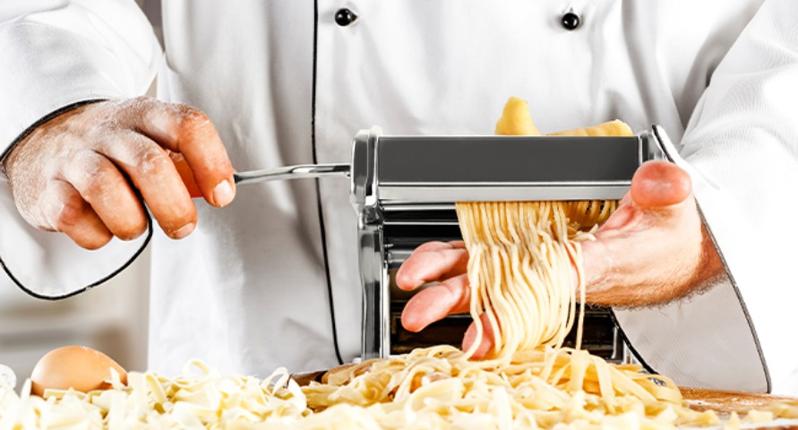 1pc Pasta Maker Machine - Adjustable Thickness (9 Settings) with Rollers and Cutterfor Pasta, for Making Spaghetti, Fettuccine, Lasagna - Ideal Gift for Food Lovers, Silvery Pasta Machine. 1pc Pasta Maker Machine - Adjustable Thickness (9 Settings) with Rollers and Cutterfor Pasta, for Making Spaghetti, Fettuccine, Lasagna - Ideal Gift for Food Lovers, Silvery Pasta Machine.
