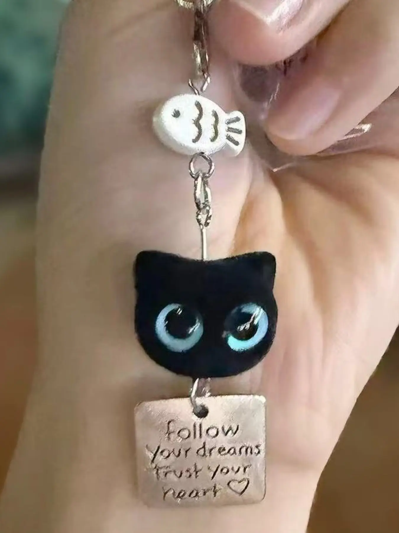 Cute Cat Blue-Eyed Cat Phone Chain Keychain, Funny Gifts for Women Men, Small Fish Design, All Seasons Accessory, Animal Keychain