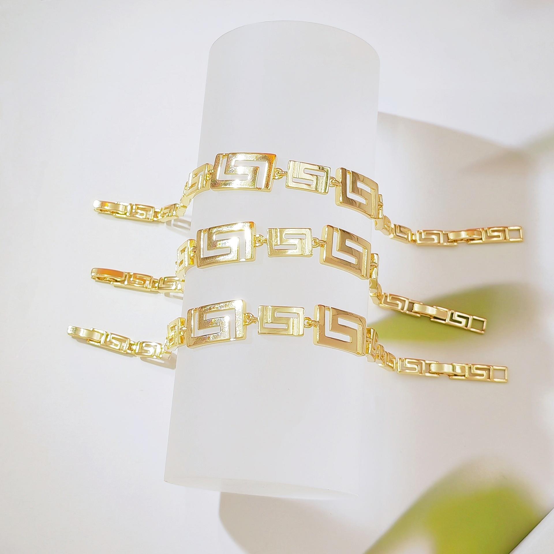 18K Gold Plated Chevron Geometric Link Bracelet for Women & Men, Vintage Retro Pattern Design, Minimalist Luxury Aesthetic Jewelry, Trendy Versatile for Daily Wear, Street Style & Parties