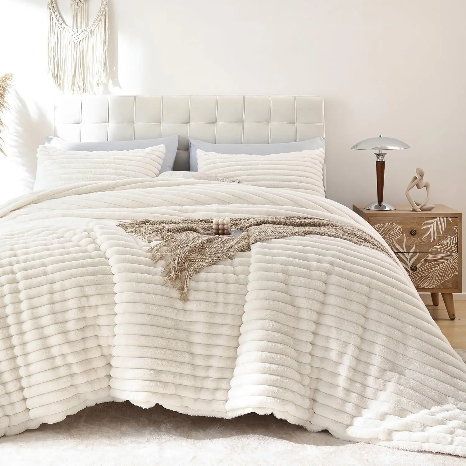 Fluffy Full Size Comforter Sets 3 Pieces - Cream White Fleece Fluffy Comforter Set, Luxury Fuzzy Full Bed Set, Soft Comforter Full Size All Season, Heavy Faux Fur Comforter with 2 Pillow Cases