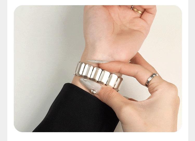 Metal Apple Watch Band with Butterfly Buckle – Sugar Cube Style Women’s & Unisex iWatch Strap for Series 7–10