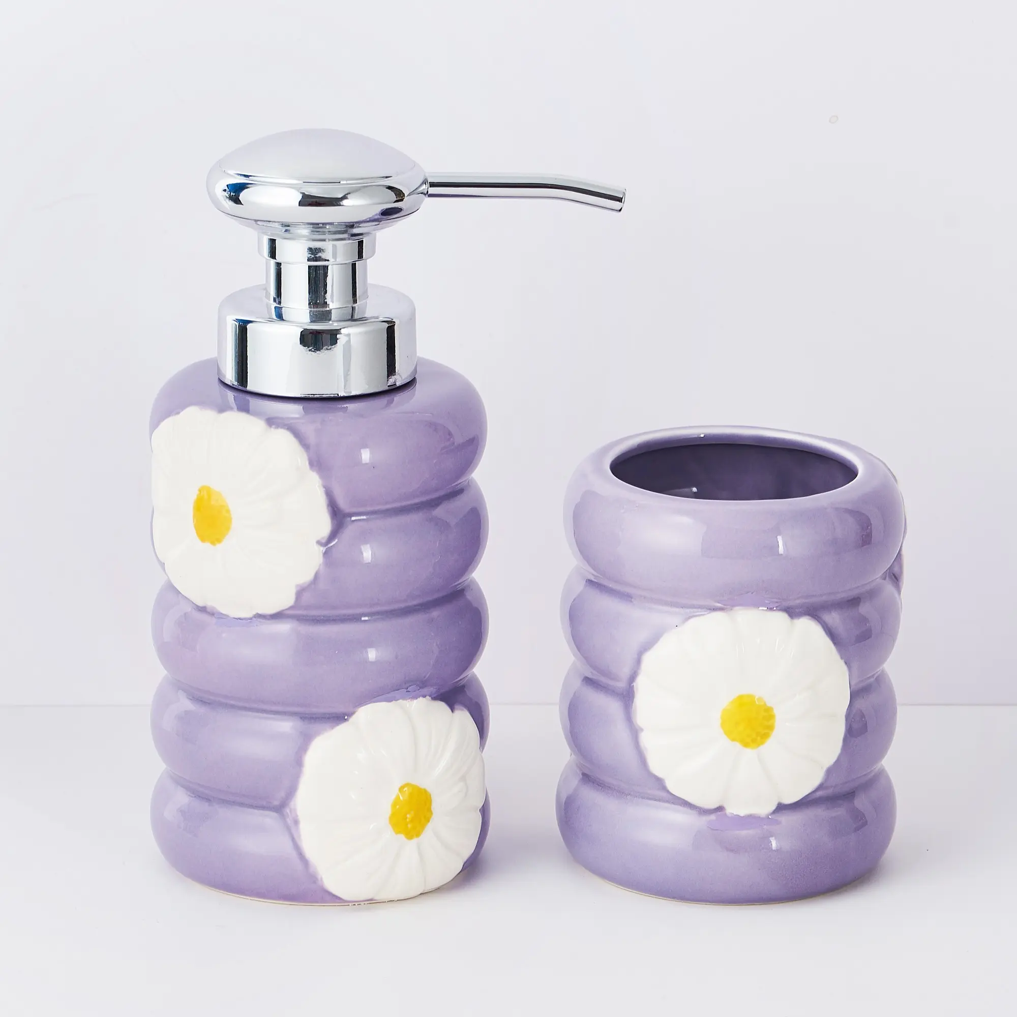 Purple Bathroom Accessories Set of 2, Daisy Relief Decor, Soap Dispenser & Toothbrush Holder, Ceramic Bathroom Set, Modern Home Decor, Housewarming Gifts, Bathroom Accessory Sets