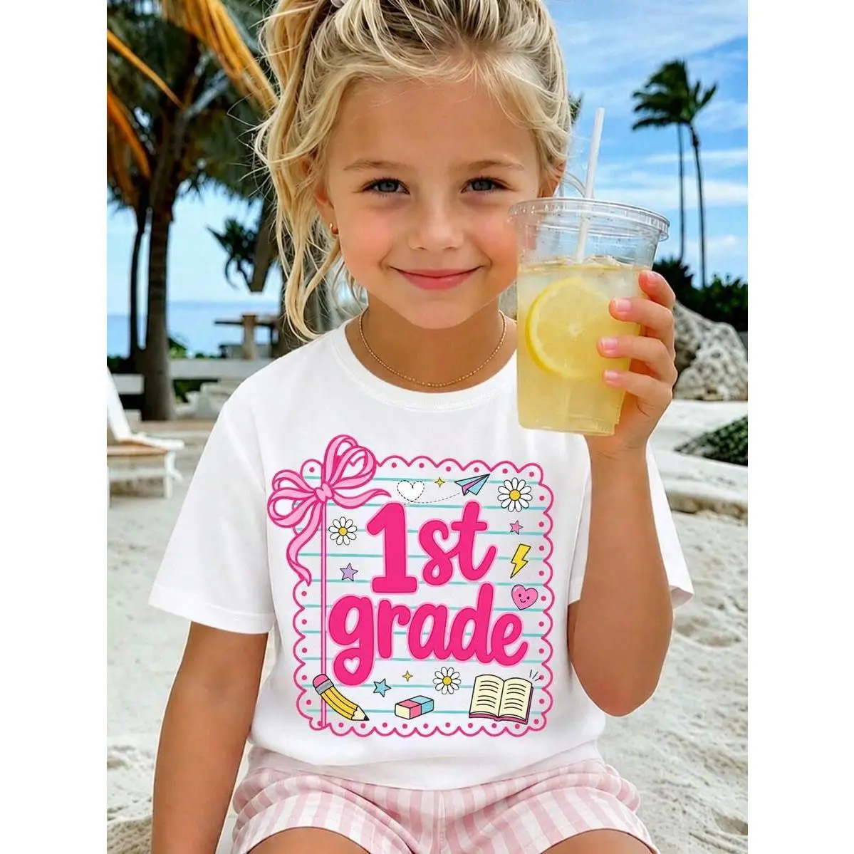 Girls' 1st Grade Crew Neck Short-Sleeve Graphic Tee - Pink Bow Daisy Print, Soft Casual Daily Wear, Machine-Washable First Day of School Top, Short Sleeves, Cute