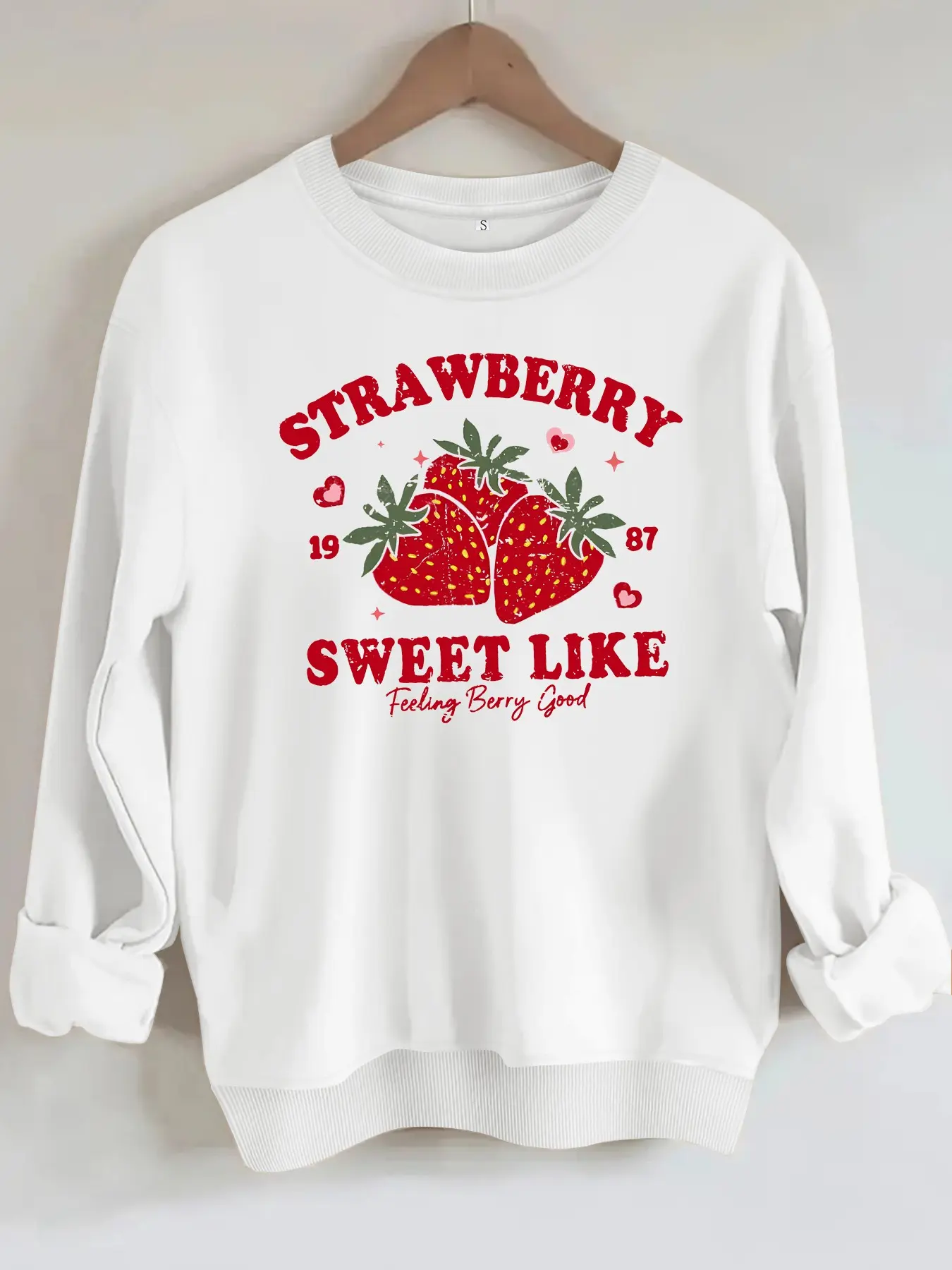 Women's Strawberry Print Casual Long Sleeve Sweatshirt, Soft, Fall Winter Essential, Comfortable Fitted Top