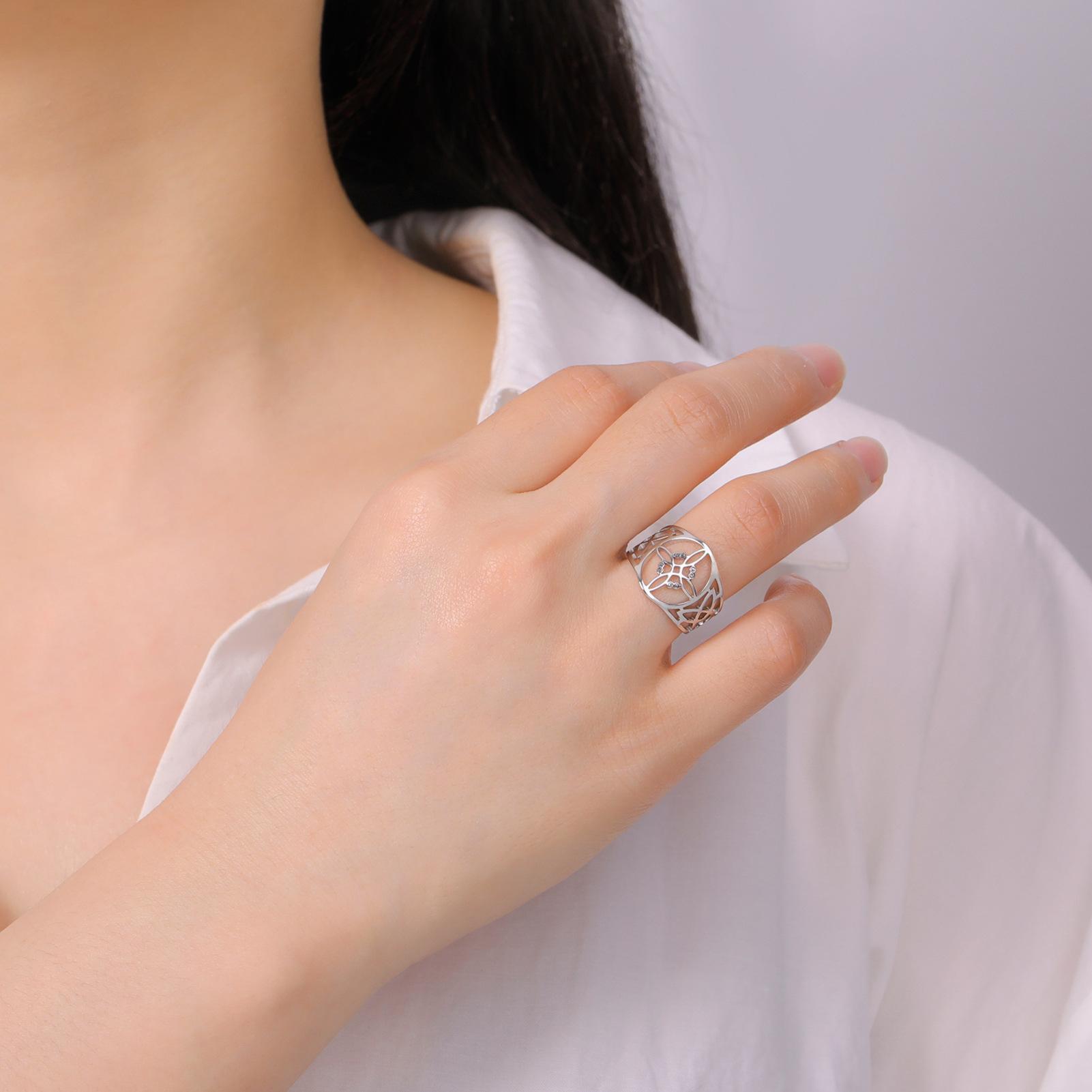 Witch knot ring simple Celtic knot cross knot versatile stainless steel non-fading couple ring amulet suitable for party gifts Witchy Jewelry Titanium Wedding Band