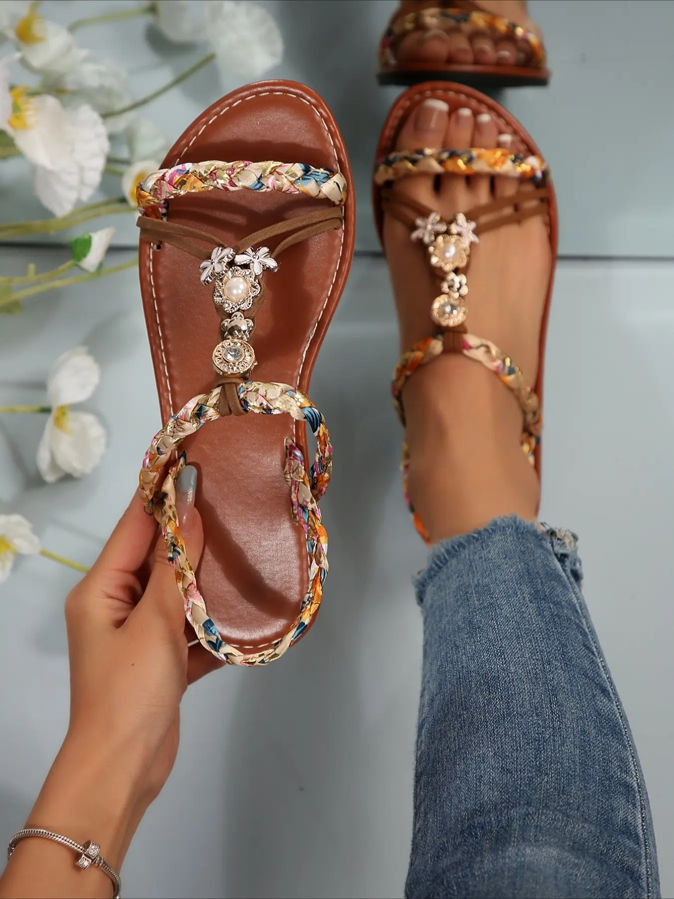 1 Pair Floral Braided Pearl Rhinestone Thong Sandals for Women, Soft Elastic Ankle Strap Flat Beach Shoes, Boho Floral Summer Sandals for Travel & Daily Dating, Bohemian Sandals