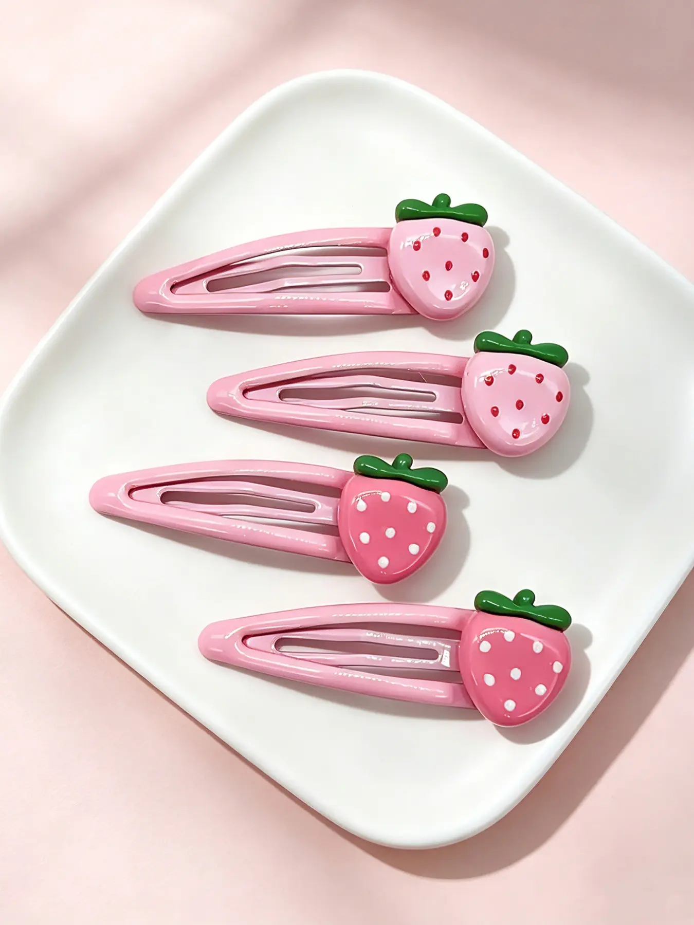 4pcs Cute Strawberry Bb Hair Clips, Fragile Bangs Side Clip, Hair Accessories, Stylish Headwear, Perfect for Daily Use, Kawaii Hair Clips