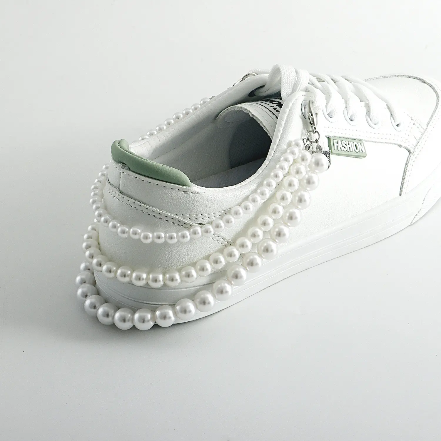 2 Pack / 1 Set Multi Gradient Size Imitation Pearl Shoe Chain Detachable Three Layer Pearl Shoe Ornament Clip Charms for Sneakers White Shoes Decor