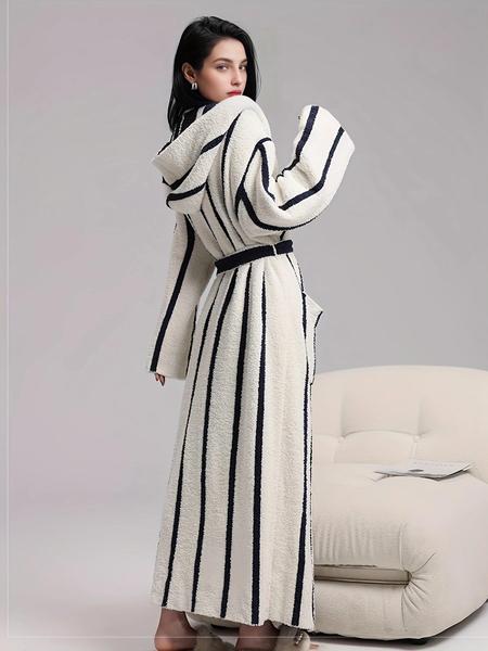 【COZY Soft Plush Feel】Women's Striped Print Long Sleeve Bathrobe, Casual Soft Comfortable Warm Hooded Robe, Ladies Sleepwear for Fall & Winter
