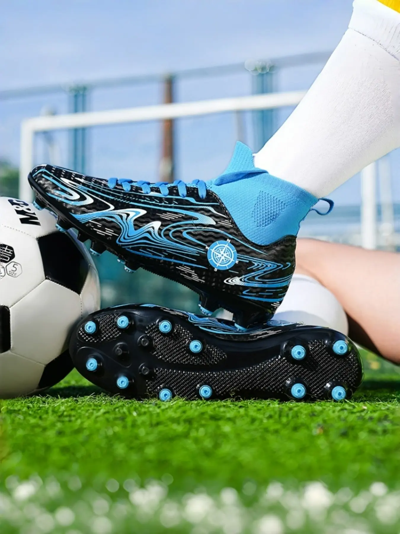 Men's High Top Football Shoes, Anti-Slip Durable Outdoor Grass Cleats, Long Stud Design, Super Grip Support, Suitable for Teens and Students