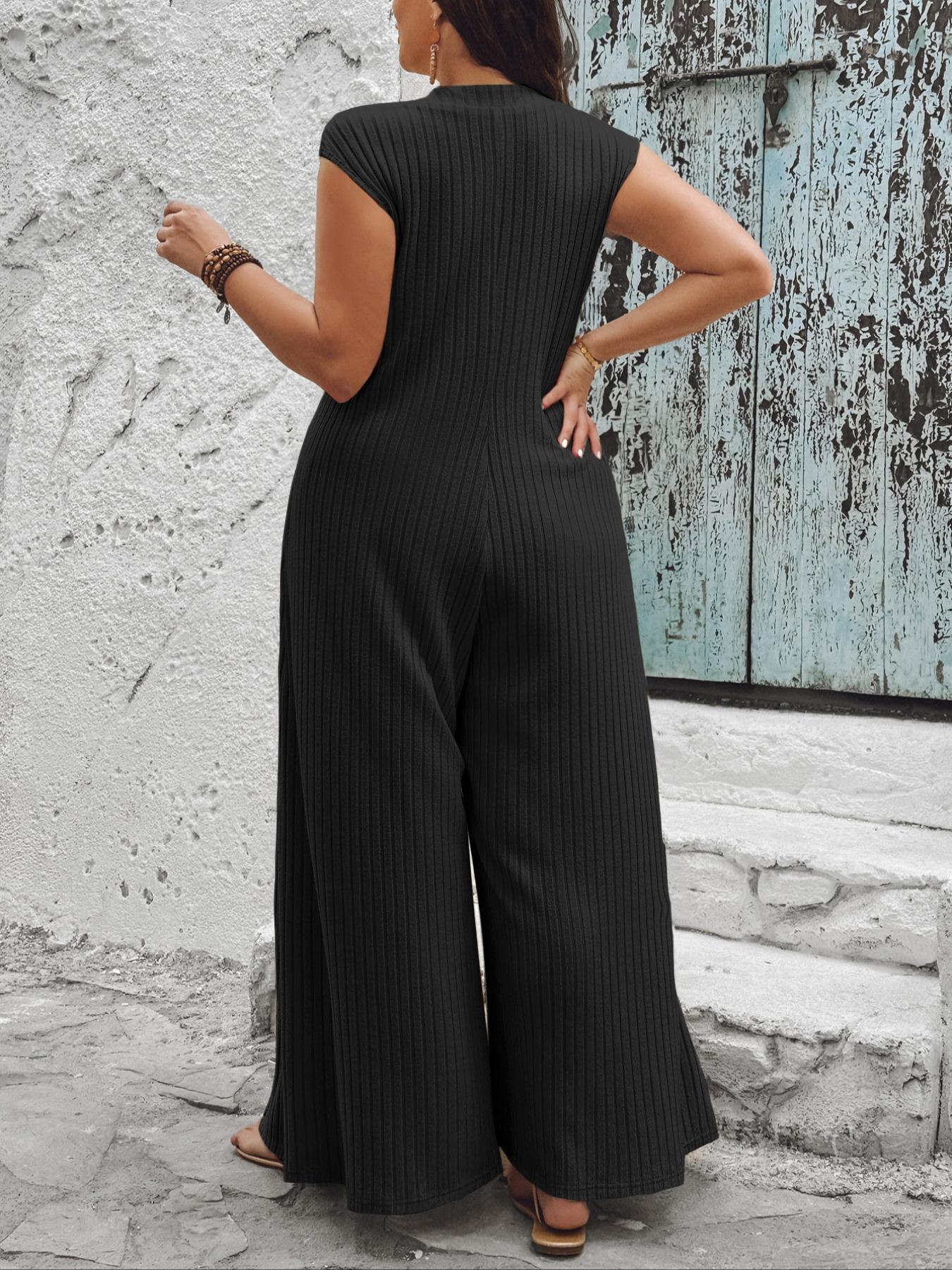 Plus Size Solid Button Front Jumpsuit, Casual Comfy Sleeveless Jumpsuit for Daily Wear, Women's Plus Clothing for All Seasons, Plain Button Jumpsuit