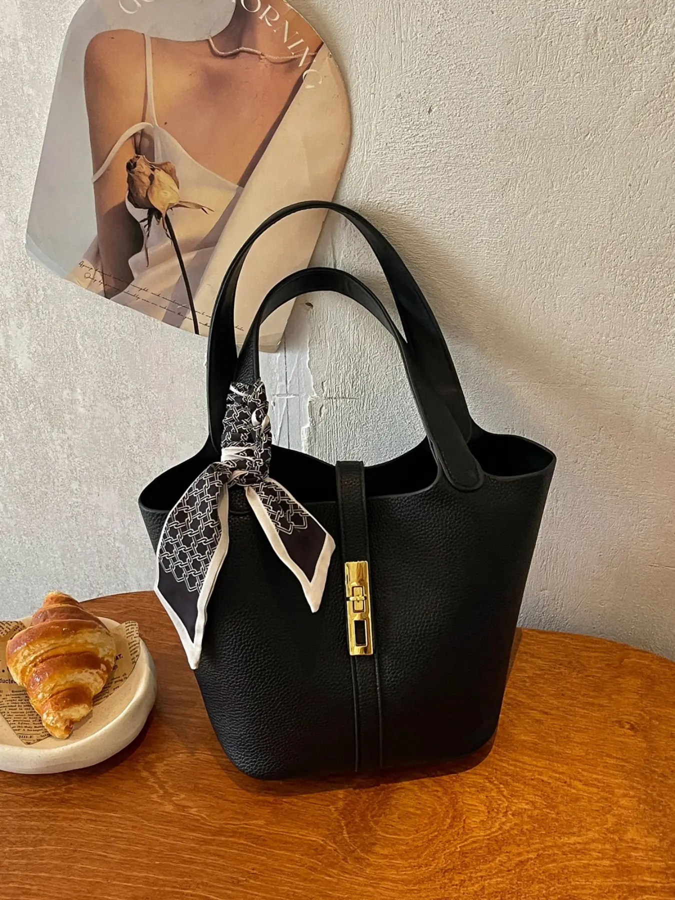 Fashionable PU Leather Bucket Bag, Solid Design, All-Seasons, Versatile Shoulder Crossbody, Crossbody Handbag, Ideal for Travel & Daily Use, Women's Accessories