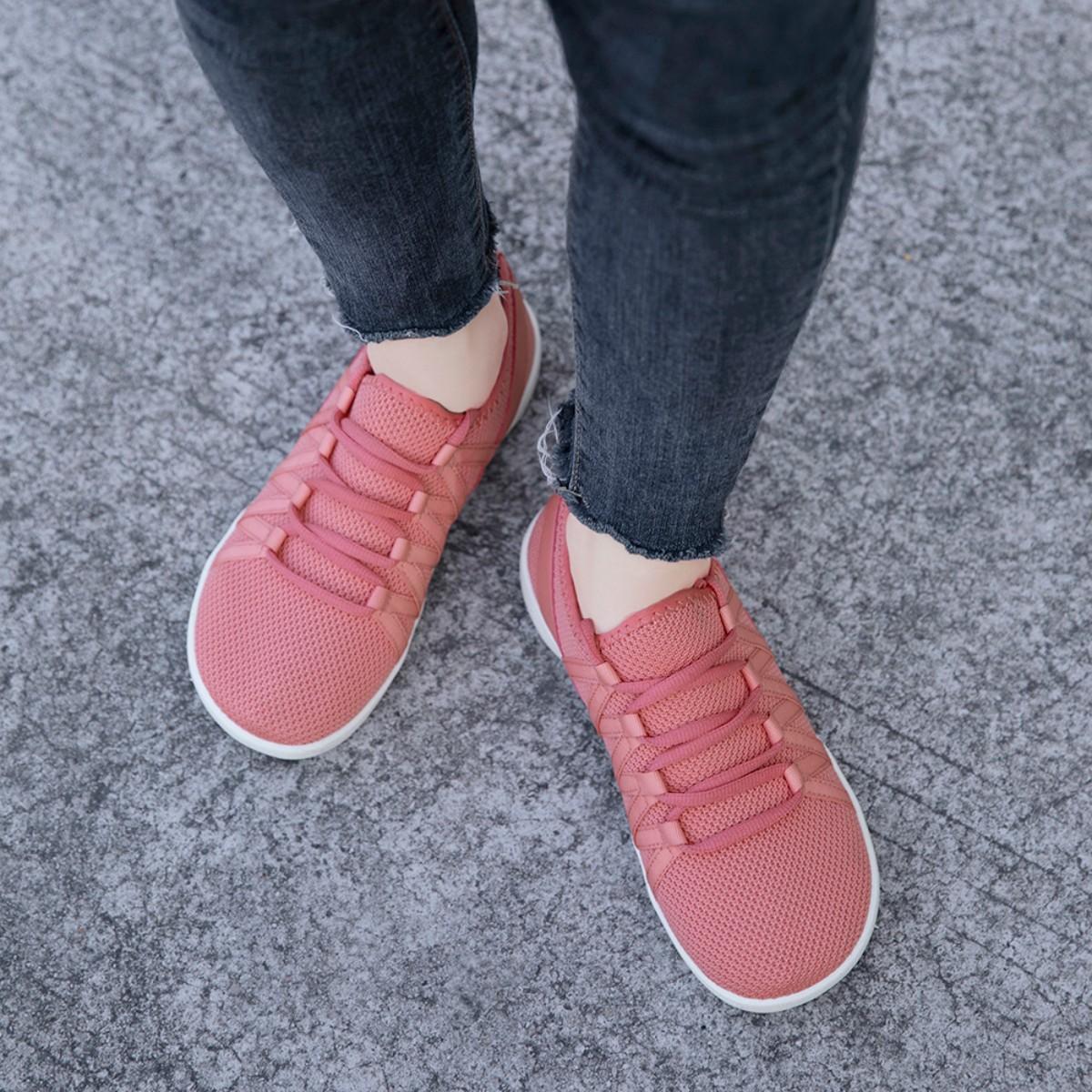 Women's Barefoot Style Zero Drop Non Slip Sneakers Wide Toe Box Slip On Low Top Casual Trainers for Beach Outdoor Running Walking Lightweight Flexible Comfort Fit Shoes