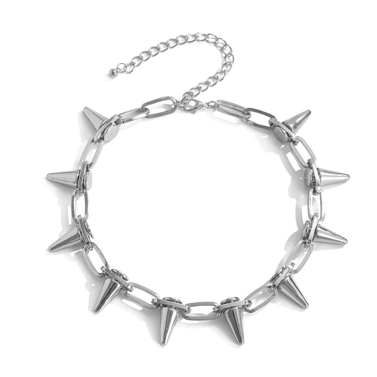 Punk-Inspired Spiked Necklace – Stand Out in Style