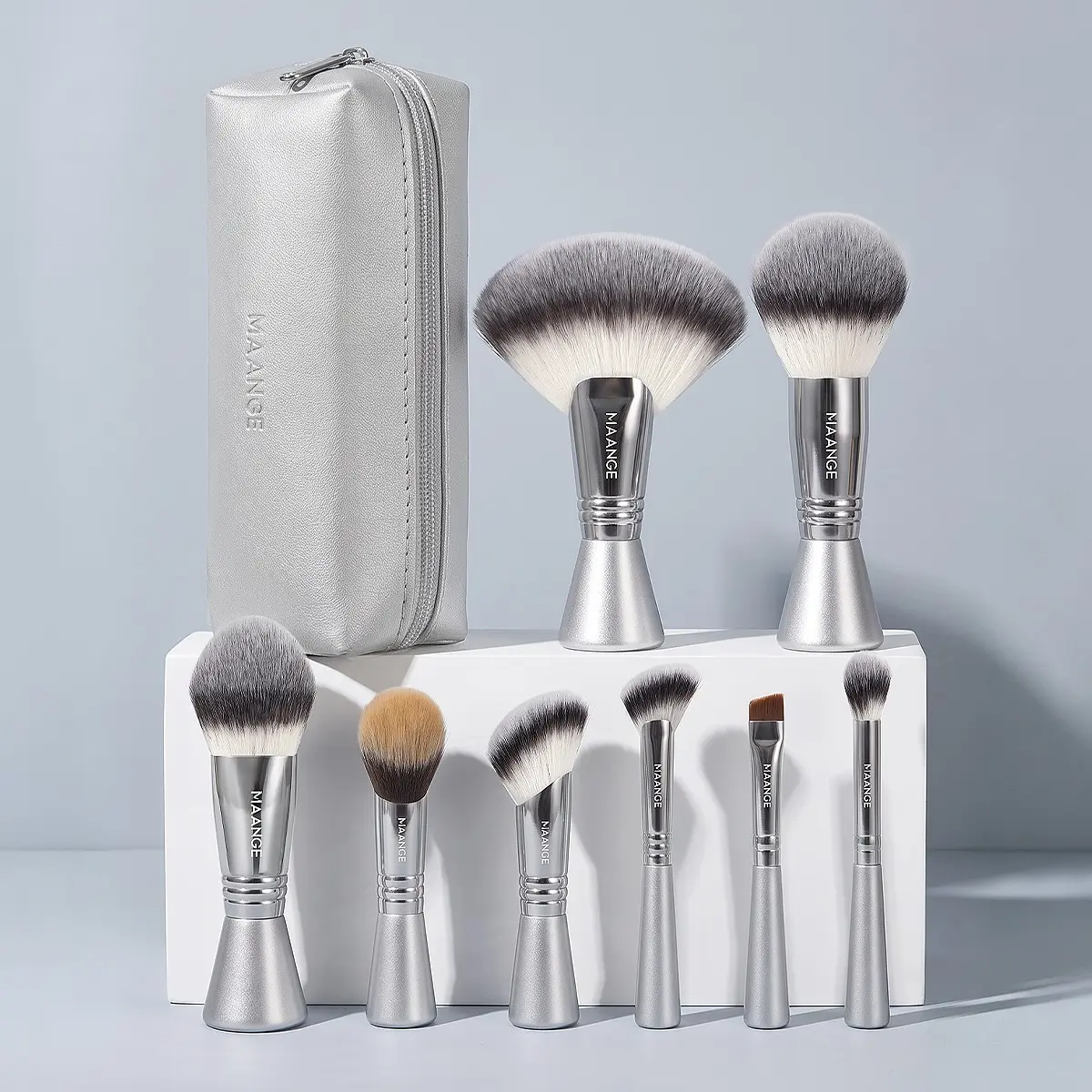 Maange 8-Piece Short Handle Makeup Brush Set, Cosmetic Brushes, Fan Brush, Blush Brush, Contour Brush, Loose Powder Brush, Eyeshadow Brush, Concealer Brush, Blending Brush, Makeup Bag Included, Portable Travel Makeup Kit